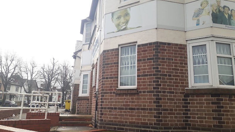 Alum Rock Dental Centre - photo 1